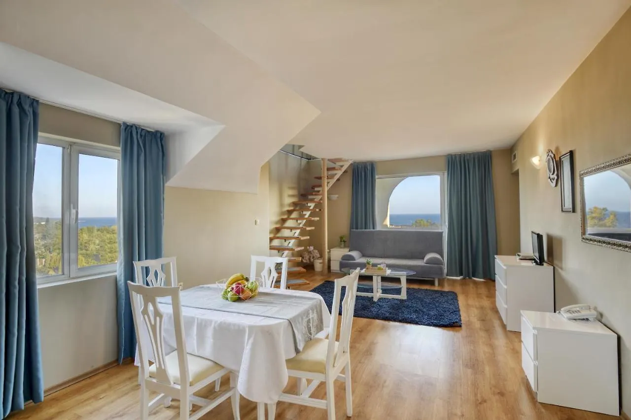 Alekta Hotel - Free Parking Varna 3*,