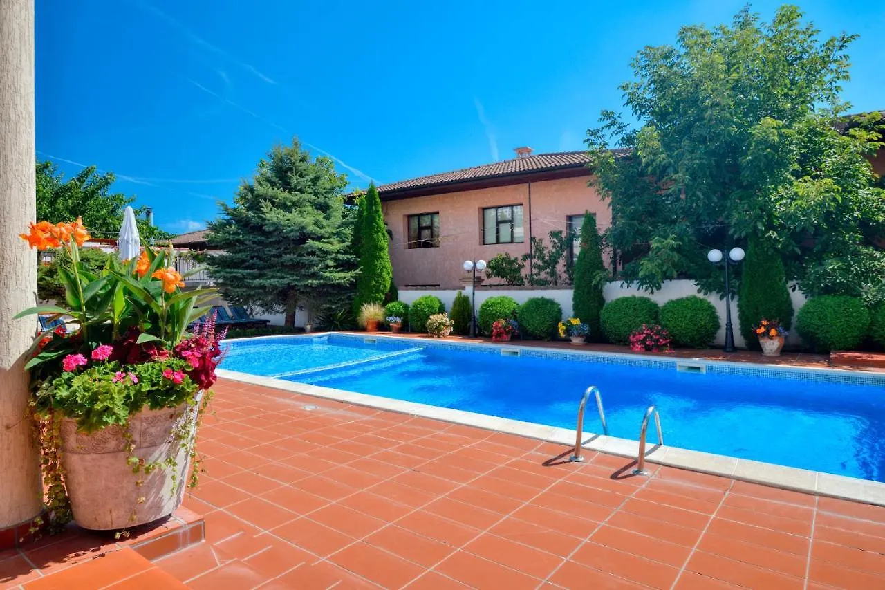 Alekta Hotel - Free Parking Varna 3*,